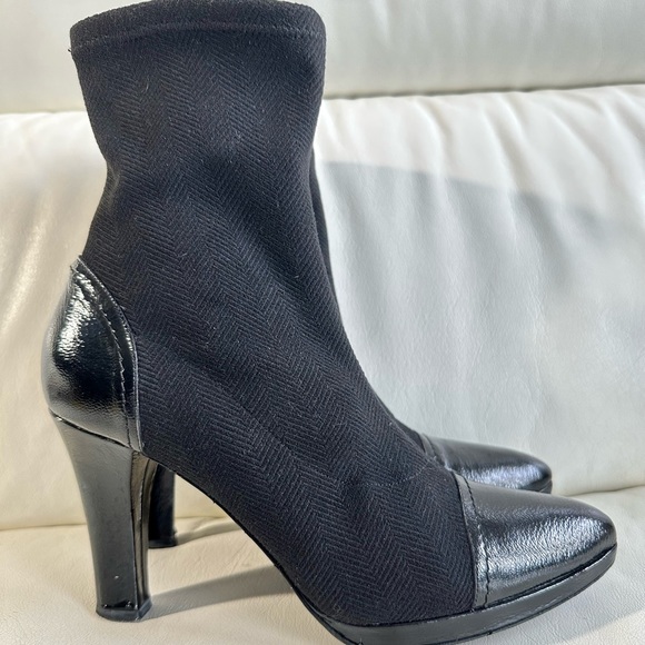Vintage Donald J Pliner Black Patent and Fabric Boot 9 - Picture 2 of 9